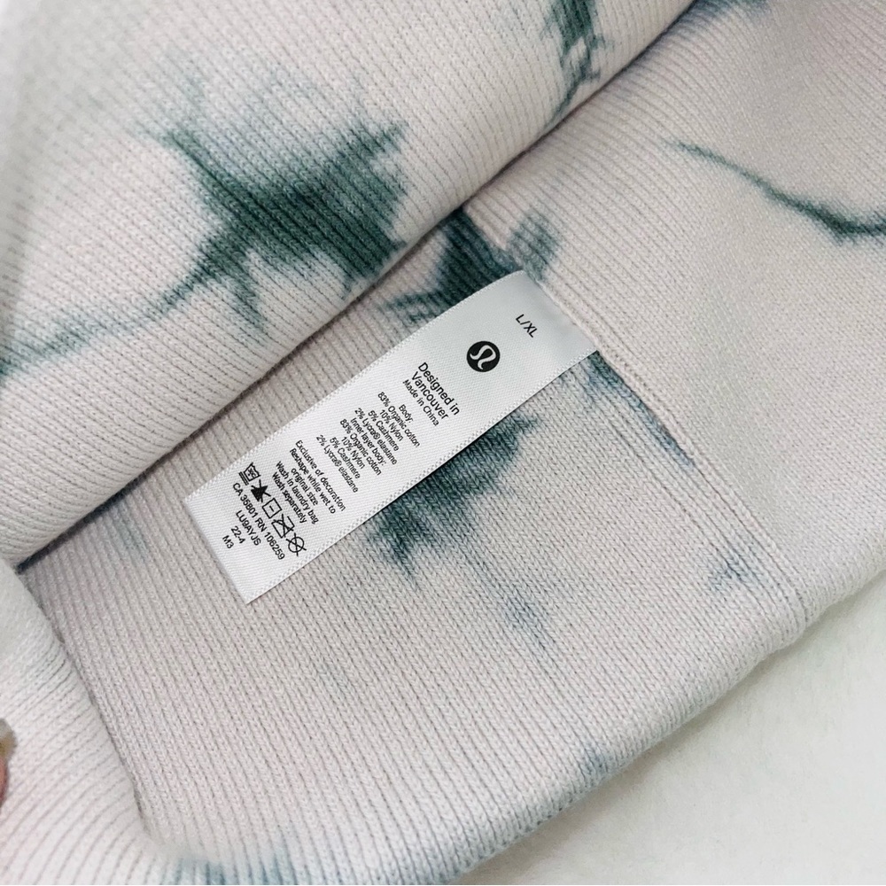 Lululemon Warm Revelation Beanie Tie Dye - Picture 4 of 4